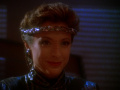 Spiegel-Kira verrät Sisko, dass die Sensoren der Allianzschiffe anfällig für Warpschatten sind.jpg