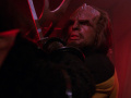 Worf kämpft mit Duras.jpg