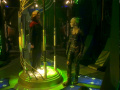 Die Borg-Königin versucht Kathryn Janeway zur Kapitulation zu überreden.jpg