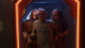 Klingonische Wächter bringen Phlox zu Antaak.jpg