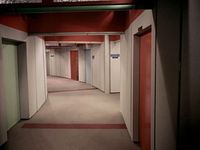 Ein typischer Korridor der USS Enterprise (NCC-1701) um 2266
