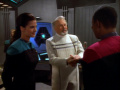 Sisko und Dax unterhalten sich mit Gideon Seyetik über sein Vorhaben.jpg