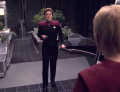 Janeway stoppt die Kes aus der Zukunft.jpg