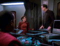 Kira streitet in Siskos Büro mit Minister Toran.jpg