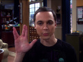 Sheldon verabschiedet sich von seinen Freunden.jpg