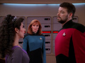 Troi sagt Riker, dass sein Platz auf der Brücke ist.jpg