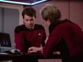 Remmick befragt Riker zu Picards Befehlen.jpg