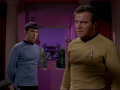 Spock empfiehlt auf die Enterprise zurückzukehren.jpg