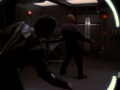 Sisko und Dukat beim Angriff auf die Honshu.jpg