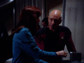 Picard spricht mit Crusher über den bevorstehenden Tod der Crew.jpg