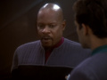 Sisko weigert sich Bashirs Vorschlag zu untersützen.jpg
