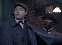 Data und Geordi als Holmes und Watson.jpg