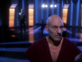Picard entschließt sich bei Madred zu bleiben, nachdem er von der angeblichen Gefangenschaft Crushers erfährt.jpg