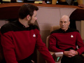 Picard und Riker beschließen weiter in den Schwarm hinein zu fliegen.jpg