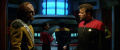 Worf informiert Riker, dass die Romulaner nach Trilithium gesucht haben.jpg