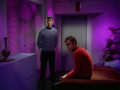 Spock und Garrovick bemerken einen süßlichen Geruch.jpg