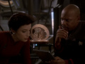 Sisko ist über Kiras Fortschritte erfreut.jpg