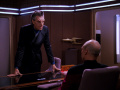 Krag verlangt von Picard die Auslieferung von Riker.jpg