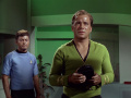 McCoy und Kirk rätseln über die Amöbe.jpg