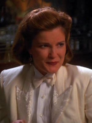 Kathryn Janeway als Katrine.jpg