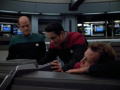 Chakotay und der Doktor versuchen die Voyager zu retten.jpg