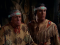 Goro und Salish fordern Kirk auf, die Gefahr für den Stamm abzuwenden.jpg