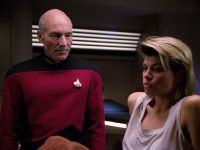 Picard und Ishara Yar.jpg
