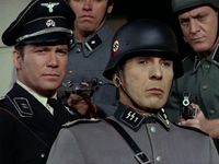 Kirk und Spock in Naziuniformen.jpg
