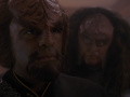 Gowron warnt Worf vor den Konsequenzen.jpg