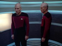 Zweimal Captain Picard.jpg