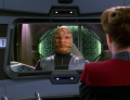 Janeway verhandelt mit den Numiri über eine Passage nach Banea.jpg