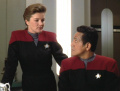 Janeway und Chakotay sprechen über Sevens Zukunft.jpg