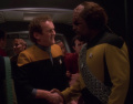 O'Brien begrüßt Worf.jpg