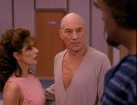 Picard erneut im Bademantel.jpg