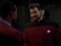 Sisko begrüßt Riker.jpg