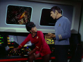 Uhura meldet Spock, dass sie keinen Kontakt zum Landetrupp herstellen kann.jpg