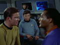 Kirk verlangt von Daystrom M5 abzuschalten.jpg
