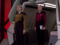 Picard betritt zum ersten Mal die Enterprise.jpg