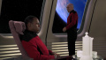Sisko spricht mit Picard.jpg