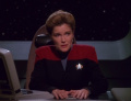 Janeway gibt Quinns Wunsch sterblich zu werden statt.jpg