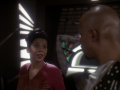 Sisko versucht Kasidy auszufragen.jpg