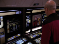Picard nimmt Kontakt zu Riker auf.jpg