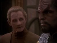 Odo will, dass Worf mit Sisko redet.jpg