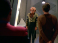 Sisko und Odo verhören Quark bezüglich Sakonna.jpg