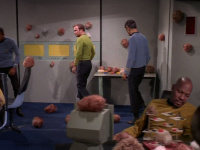 Sisko verfolgt Kirks Schritte.jpg