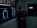Janeway informiert über Omega.jpg