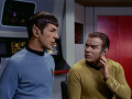 Spock sagt Kirk, dass solche Ohren nicht jedem stehen.jpg